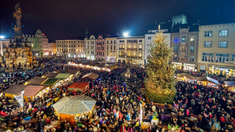 vanocni-trhy-plzen-namesti-republiky-2022-1